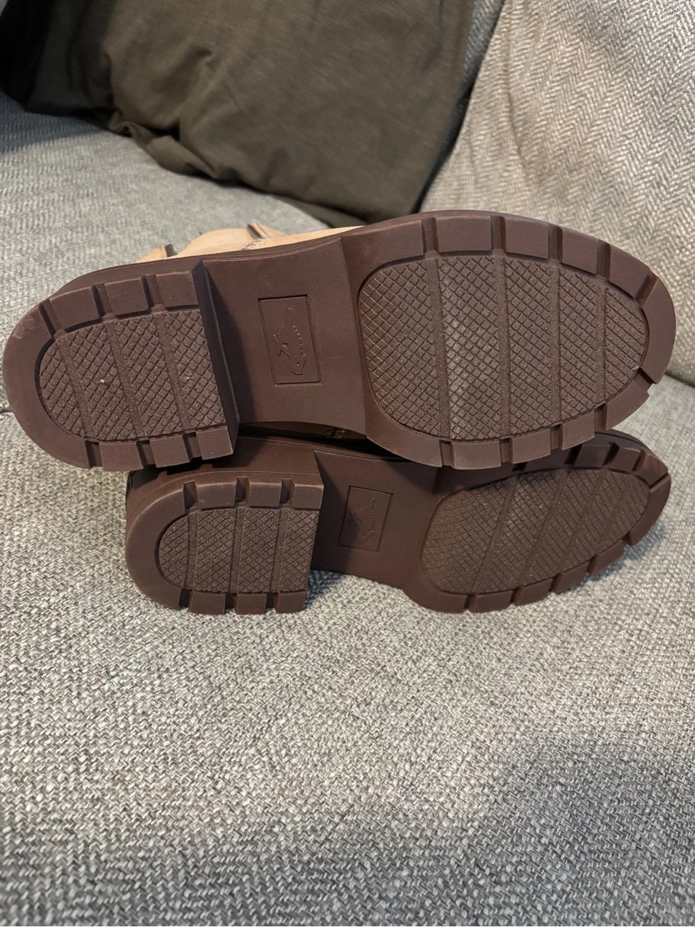 Rocket Dog Iggie Chelsea Boots Woman’s 6.5.